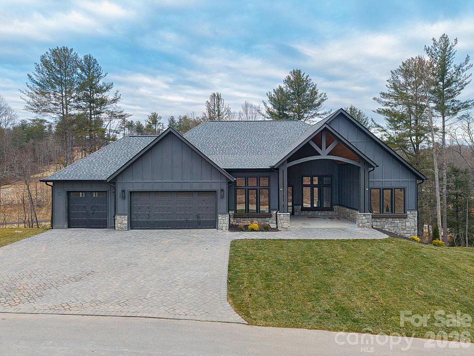 1st image of 132 Sunridge Ave