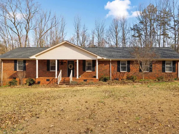 16 Fort Prince Ct, Wellford, SC 29385