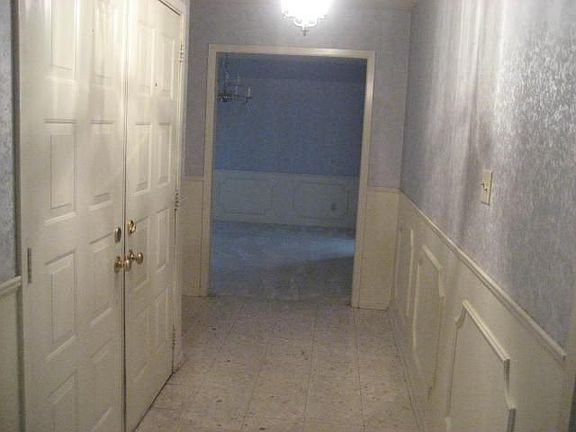 4th image of 1130 Monterrey Dr