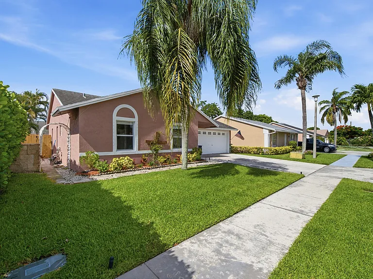 5635 Lake George Pl — Photo 5
