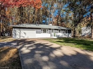 2075 Maplewood Rd, Stow, OH 44224