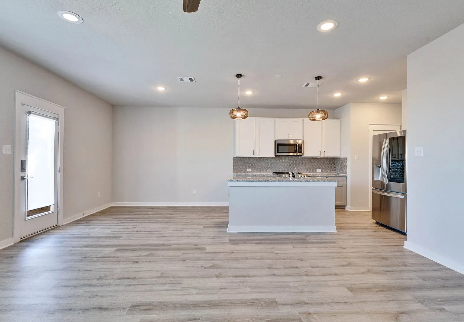 3 bed, 2.5 bath, 1729 sqft, $1,850 — Photo 4