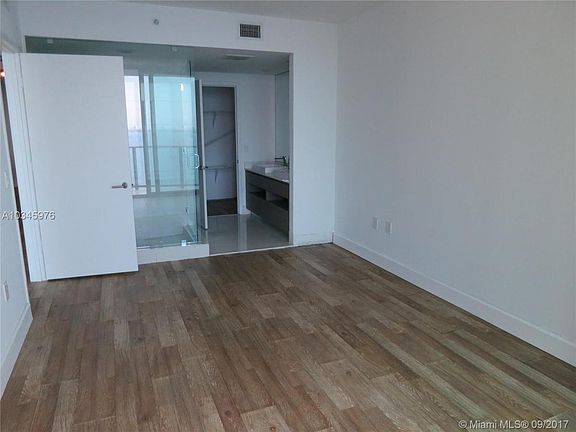2nd image of 460 NE 28th St APT 1607