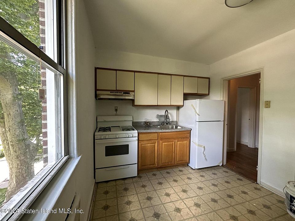 1st image of 142 Bard Ave #30B