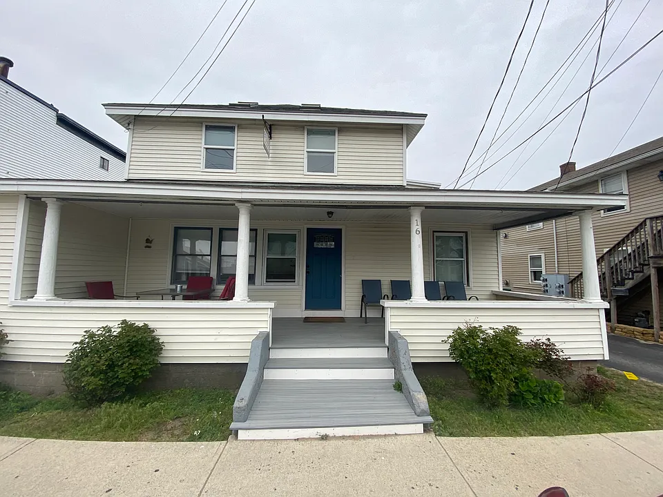16 M St #A