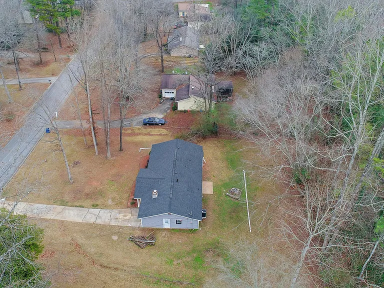 321 Summerwood Ln — Photo 17
