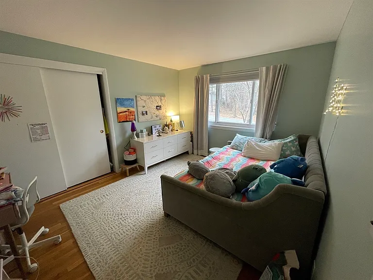 178 Beethoven Ave #- — Photo 7