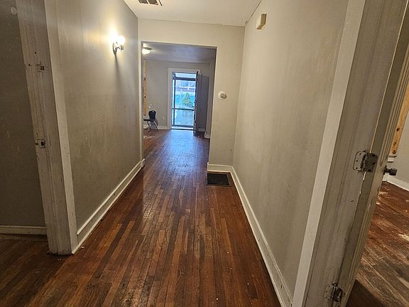 3rd image of 1086 Whalley Ave #A1