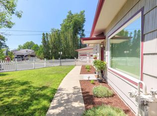 918 SE Rose Pl, Grants Pass, OR 97526