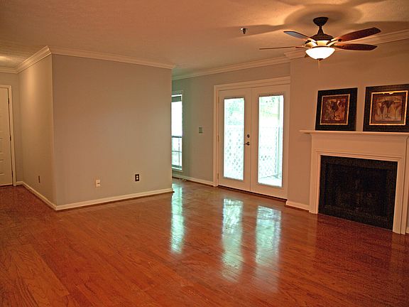 4th image of 105 Riverview Dr SE