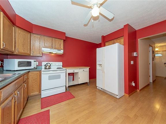 3rd image of 11112 Langton Ave