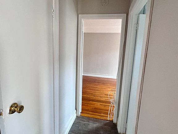 5th image of 529 E 22nd St #32