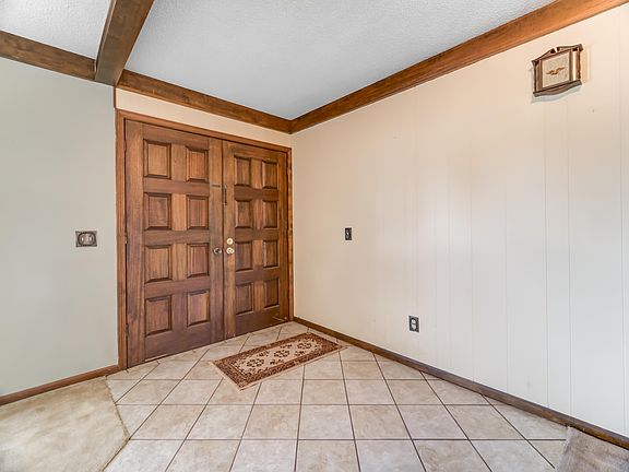 3rd image of 2814 Laurie Dr