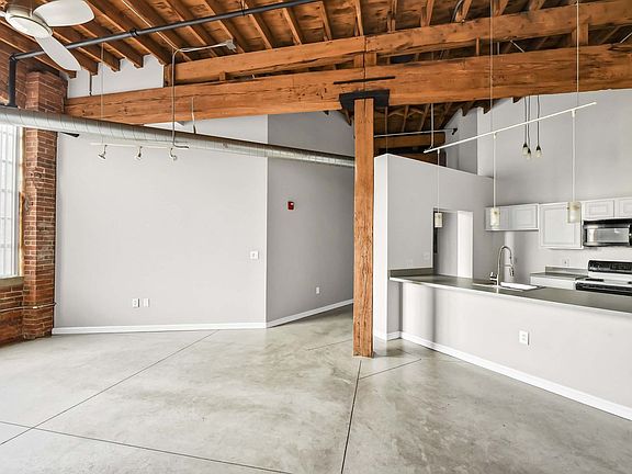 4th image of 3307 Scranton Rd #203