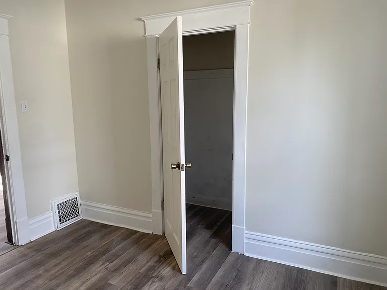 175 W 15th St #1 — Photo 14