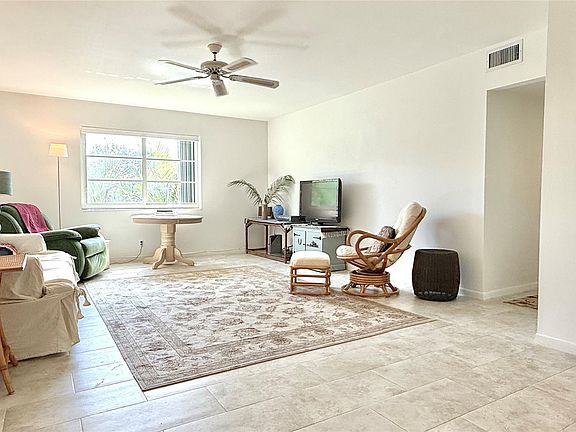2nd image of 669 W Oakland Park Boulevard #220b