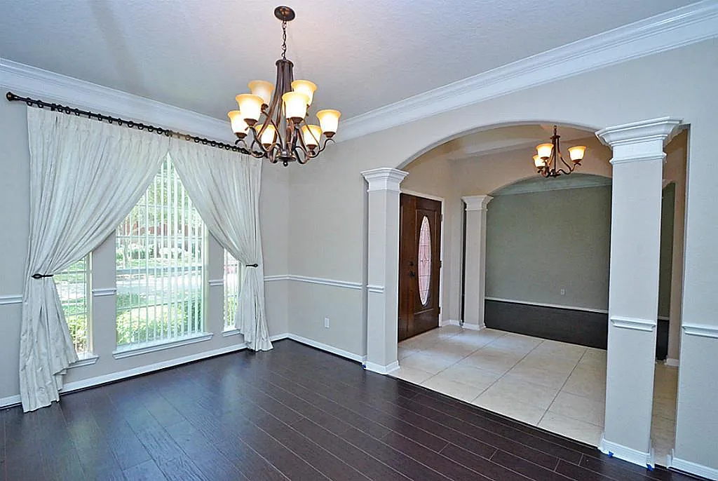 5 bed, 3.5 bath, 3464 sqft, $3,000 — Photo 3