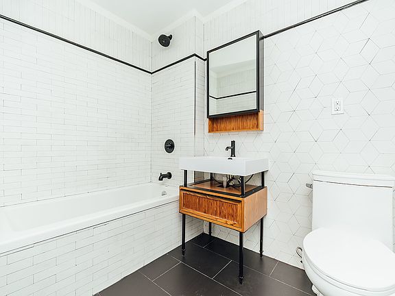 3rd image of 115 Stanwix St #713
