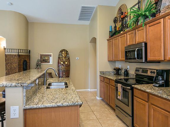 4th image of 384 W Dexter Way