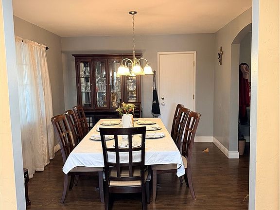 5th image of 1896 Maryvale Ln