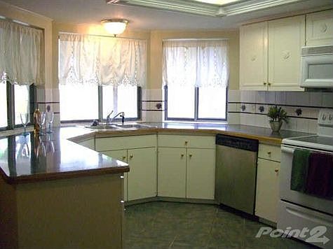 3rd image of 607 Debra Dr