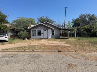 140 N 3rd St, Slaton, TX 79364