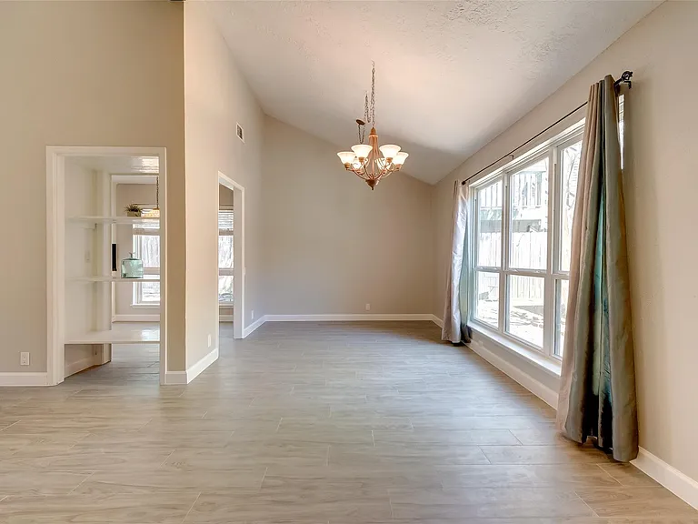 2006 Gray Falls Dr — Photo 8