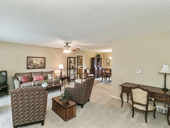 3rd image of 670 Kaylin Dr