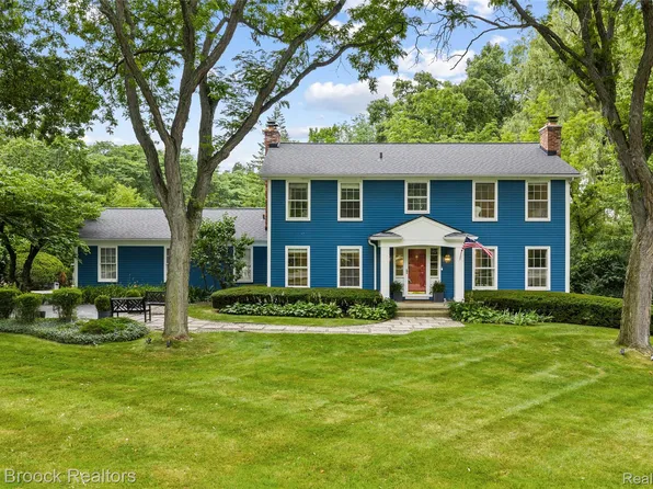 578 Woodway Ct, Bloomfield Hills, MI 48302