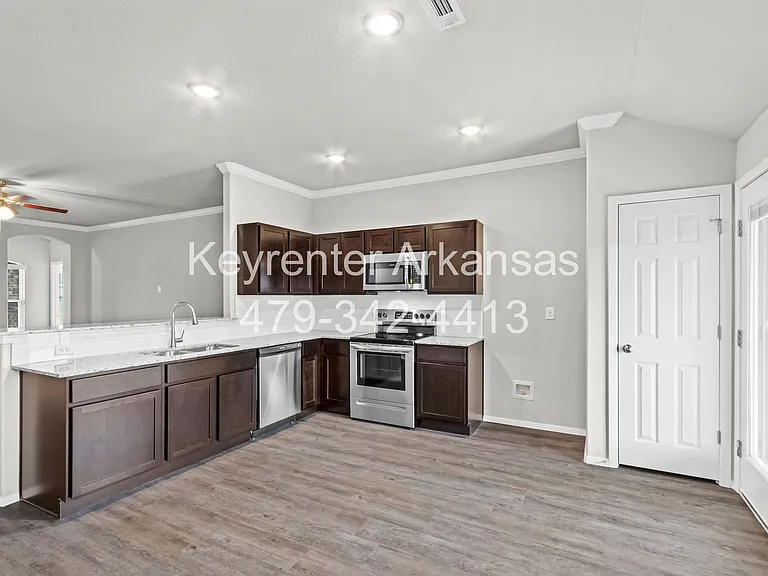 1035 Jennifer Ann Ln — Photo 11