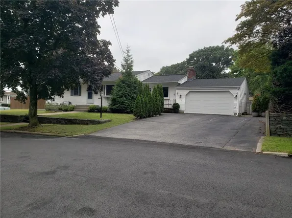 49 Newwood Dr, Cranston, RI 02920