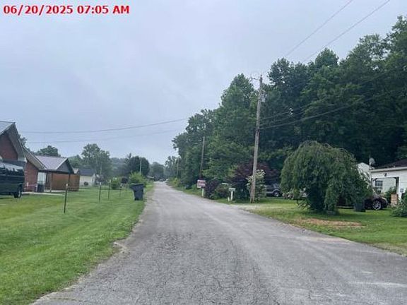 Exterior Neighborhood (street photo)