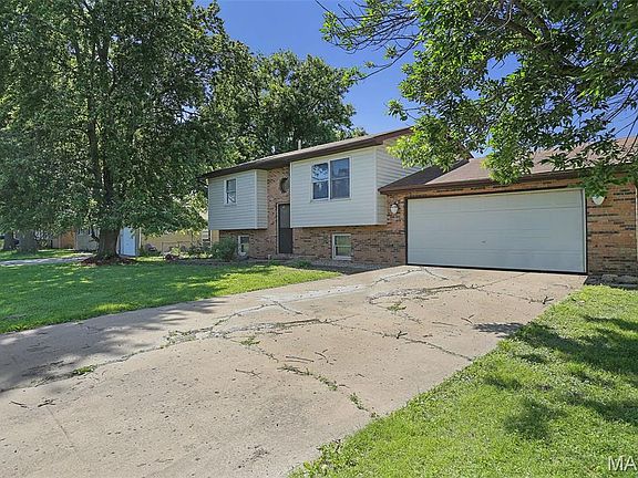 2nd image of 72 University Dr