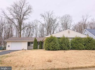 90 E River Dr, Willingboro, NJ 08046