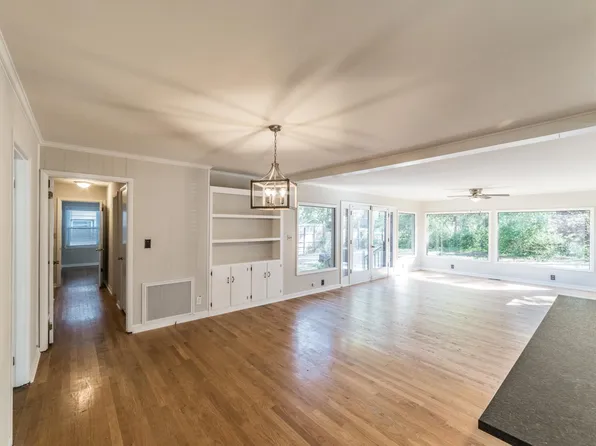 11309 Crestfield Dr SE, Huntsville, AL 35803