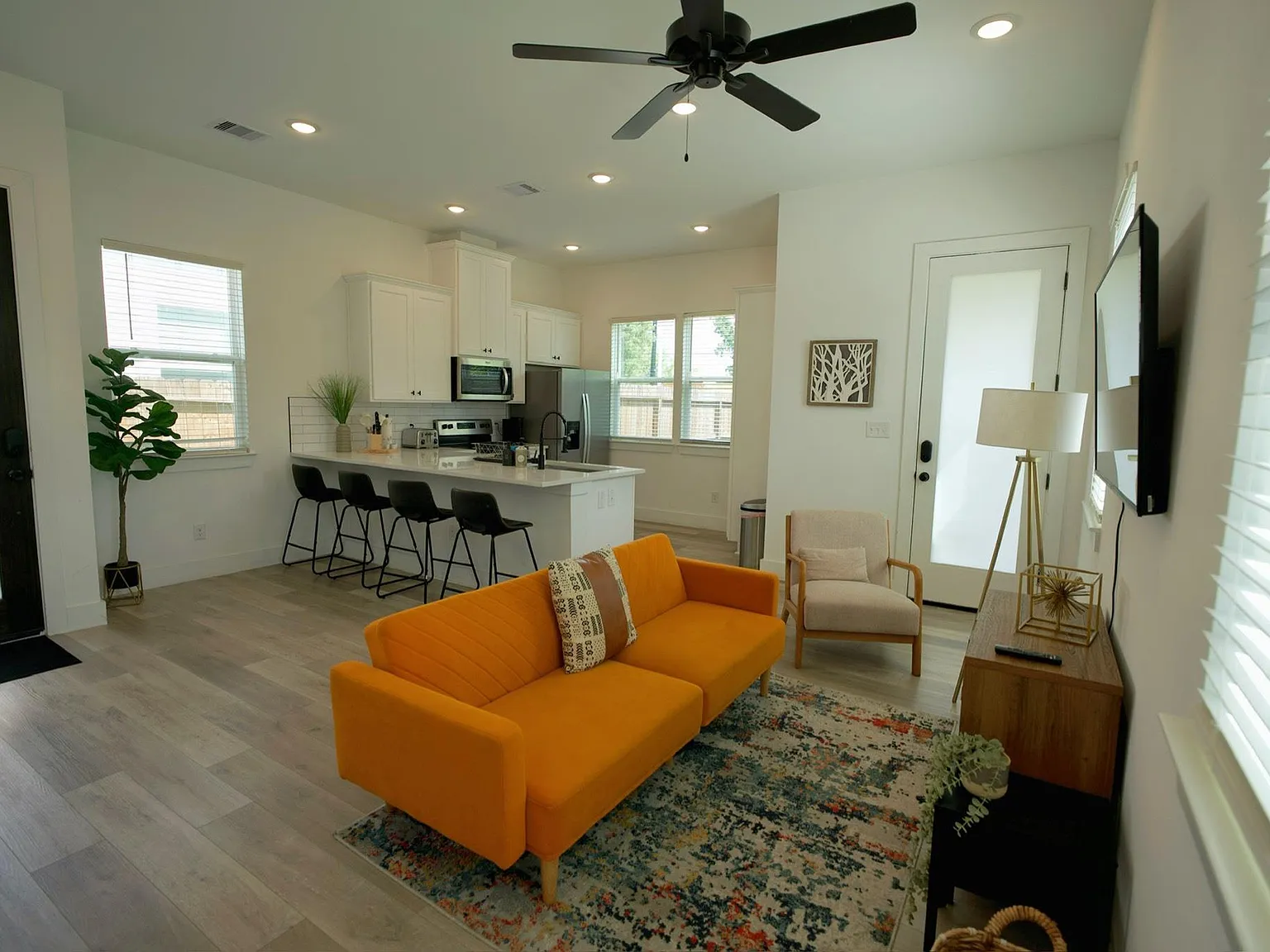 2 bed, 2.0 bath, $1,600 — Photo 3