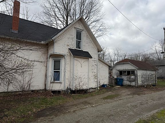 2nd image of 313 N Elm St