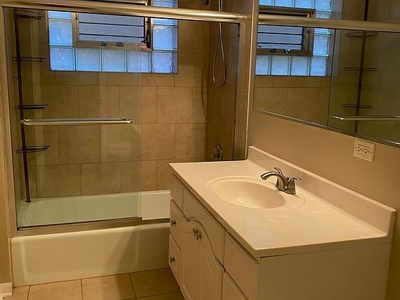 5th image of 1247 E Washington St APT 202