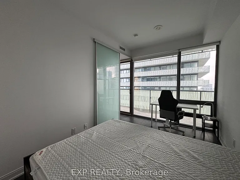 50 Charles St E #4008 — Photo 8