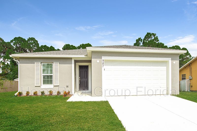 1st image of 987 Aurelia Ave SE