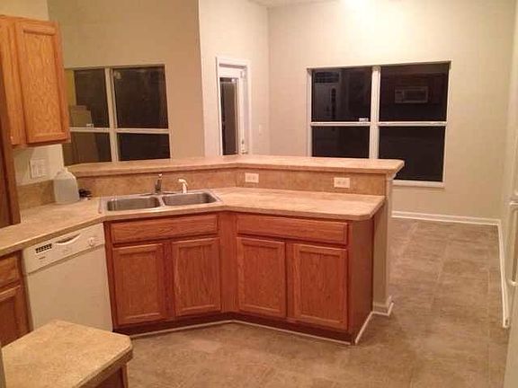 3rd image of 2848 Basil Ave SW