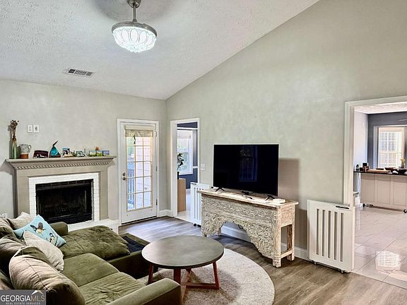 2nd image of 3310 Stratton Ln