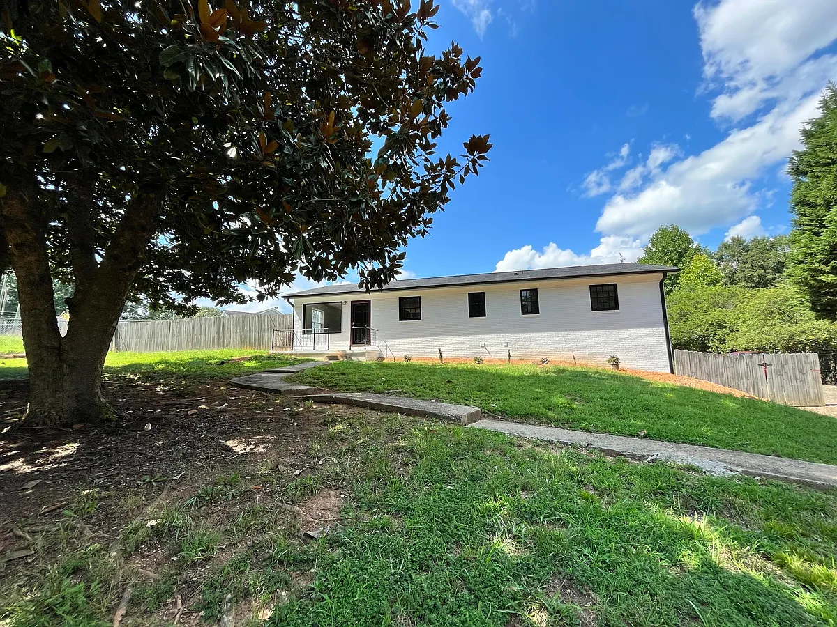 outdoor front yard - 117 Vandalia Rd