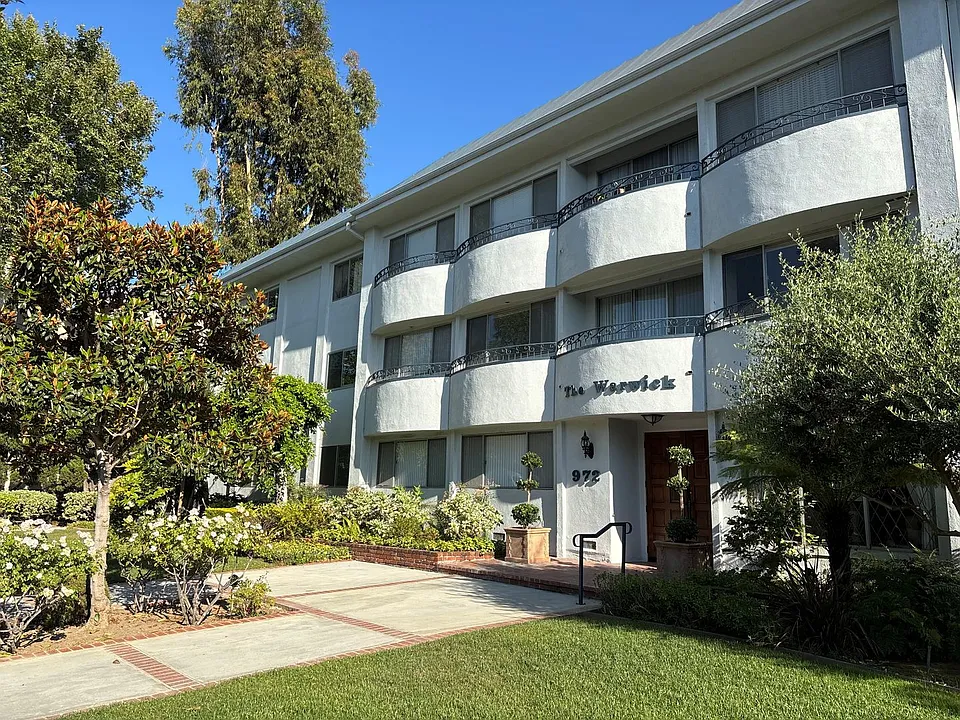 972 E California Blvd #306