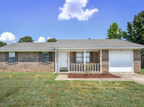 910 James Dr, Roland, OK 74954