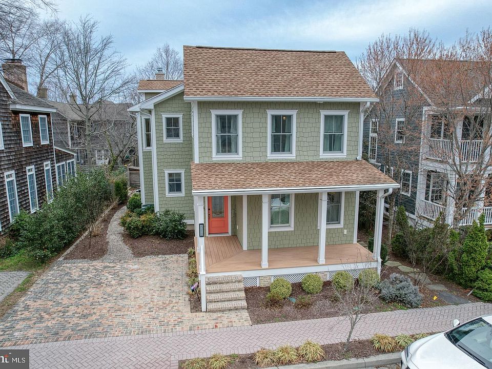 1st image of 237 2nd St