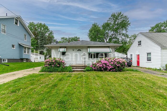 1st image of 798 Manitou Ave