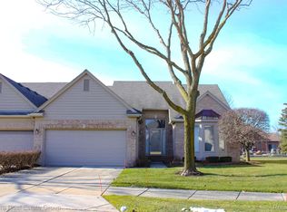 45665 Trenton Dr, Macomb, MI 48044