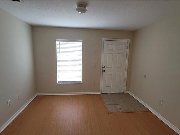 4th image of 101 Melissa Pl