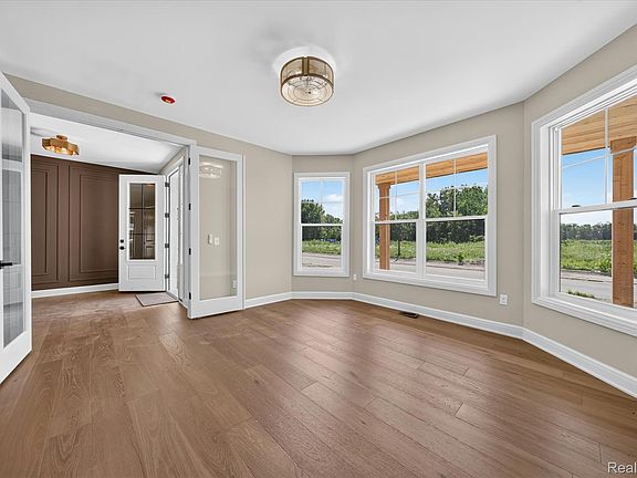 4th image of 54462 Brenda Dr